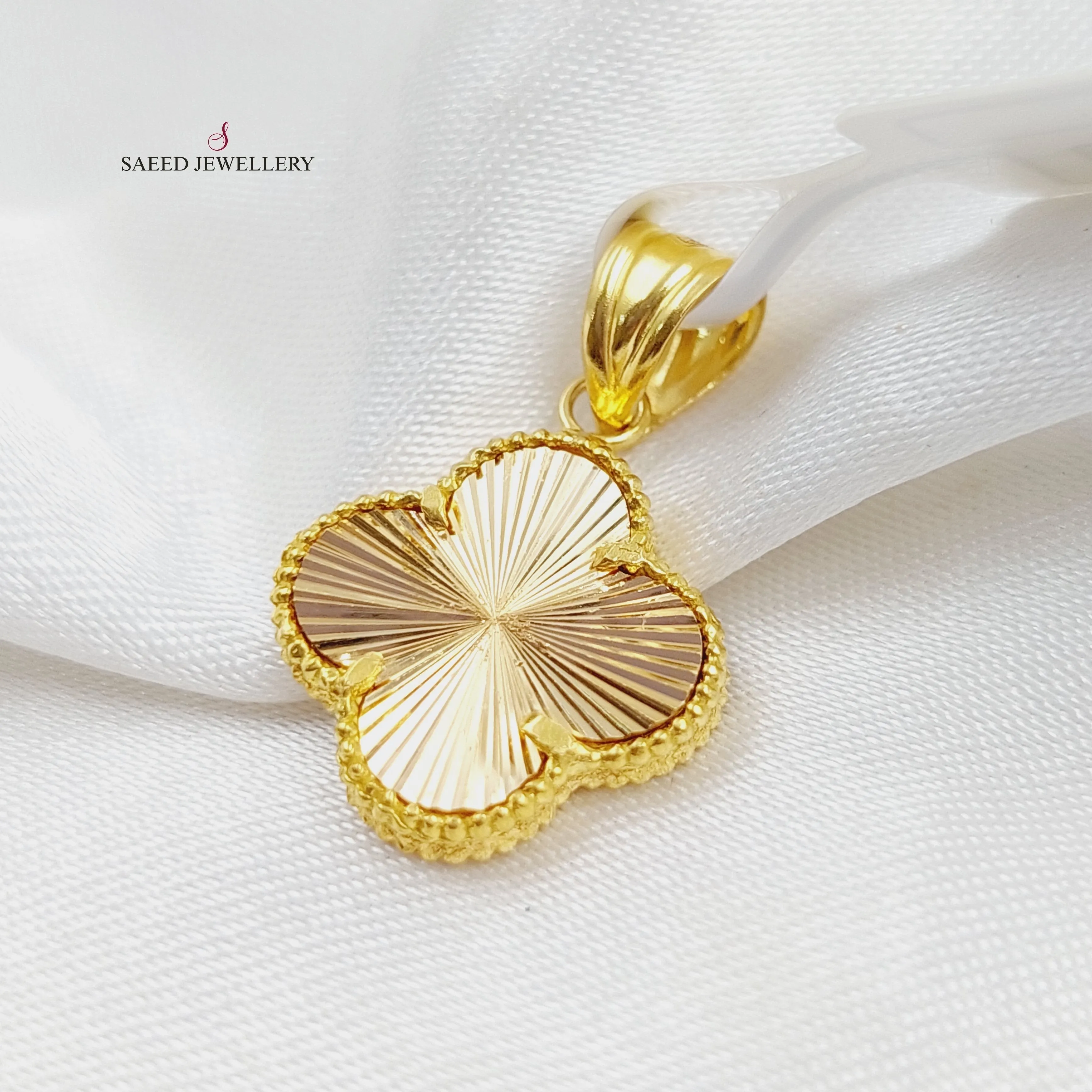 21K Clover Pendant