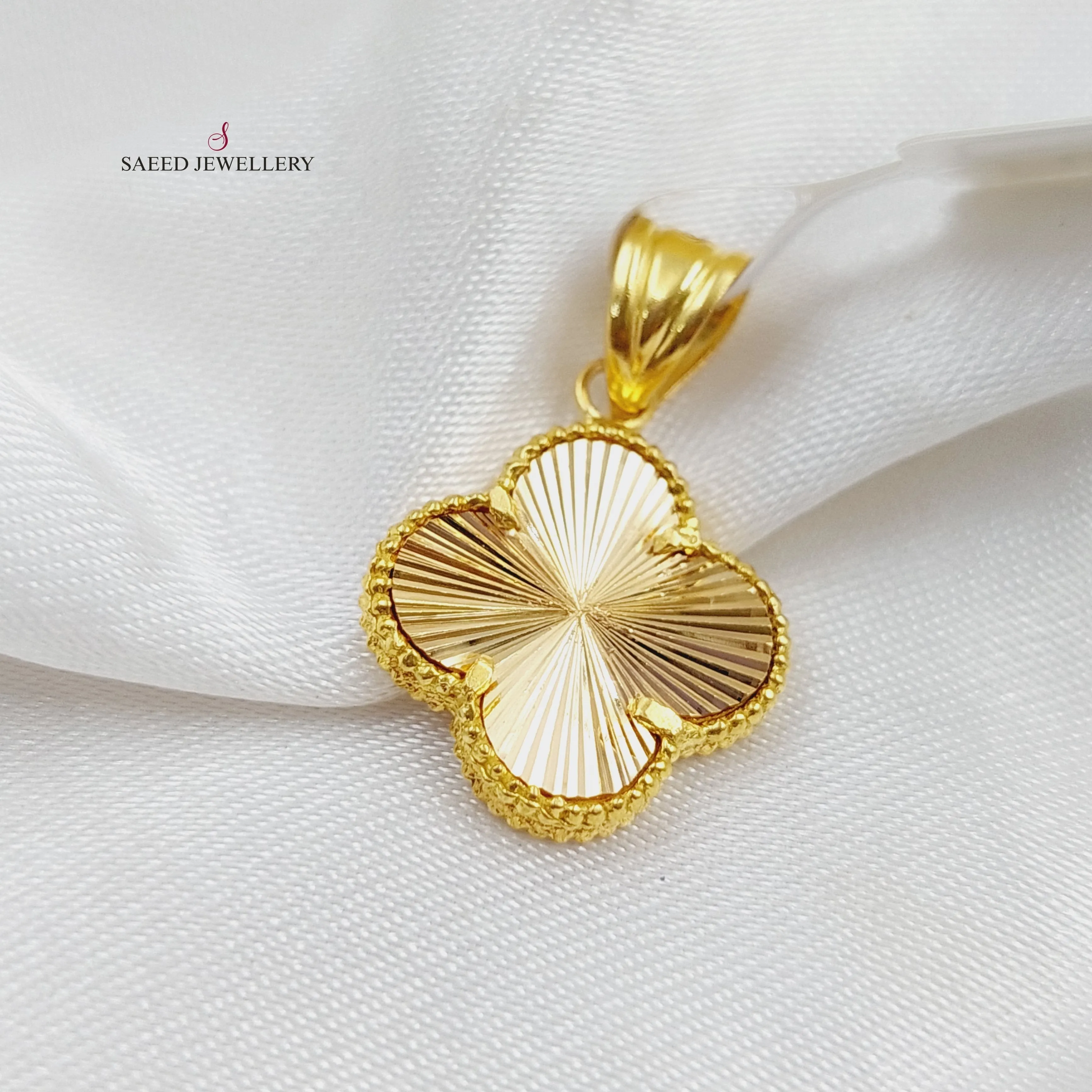 21K Clover Pendant