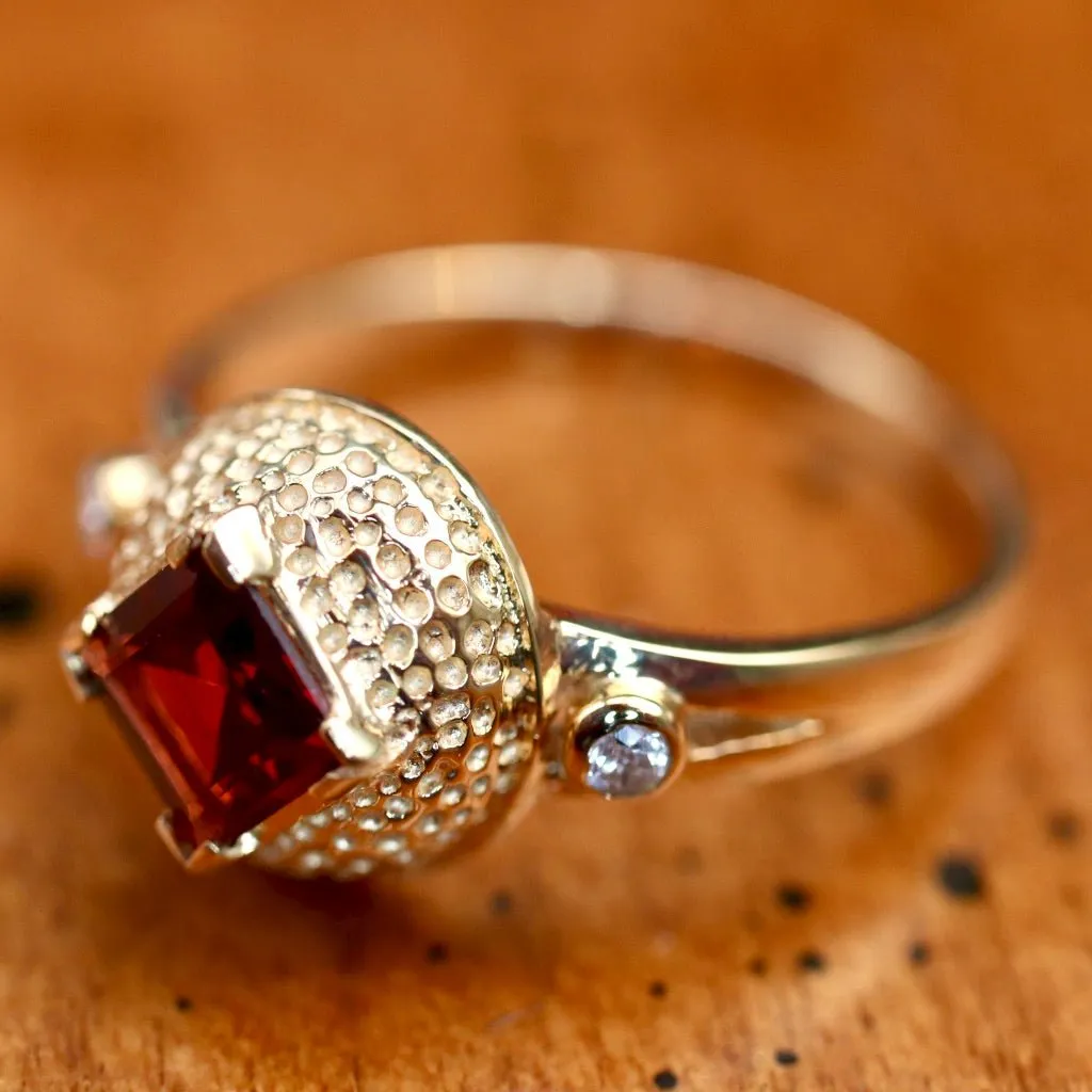 Regina 14k Gold, Garnet and Diamond Ring